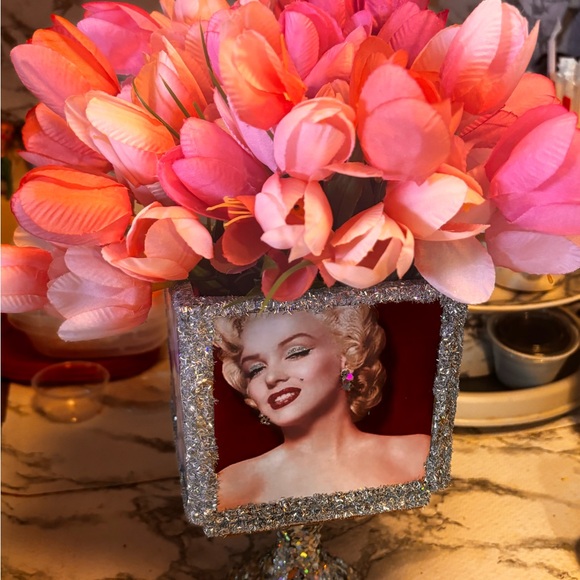 DIYs (2 Separates. Pick Chanel Pic or Monroe) Available. DIY Not VS or from PINK - Picture 4 of 10